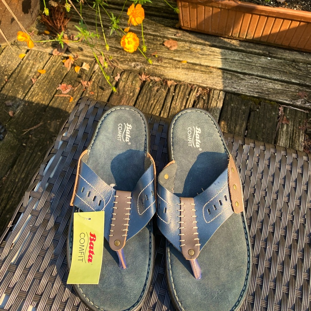 Bata comfit flip flops